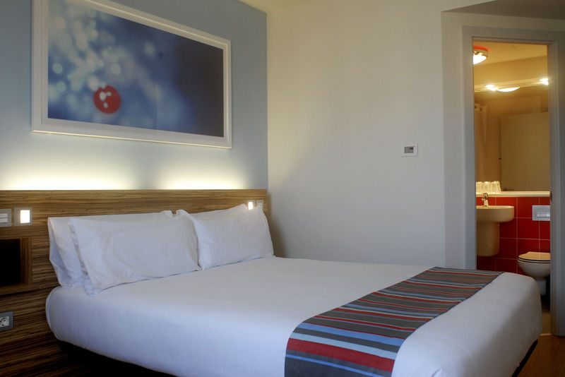Travelodge Nottingham Central Εξωτερικό φωτογραφία